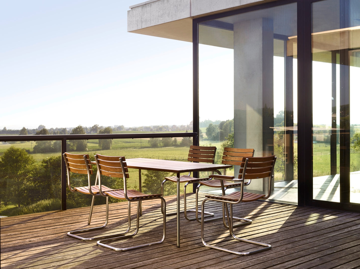 Ambientefoto Interior Design Outdoor Stuhl von Thonet in Hamburg