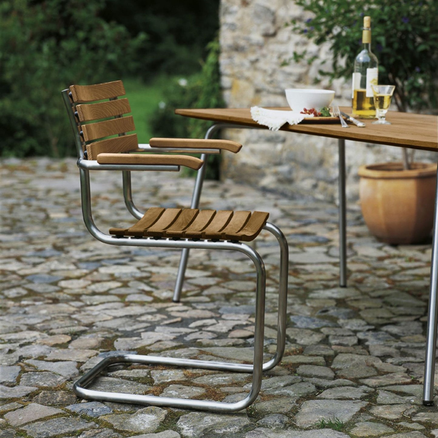Ambientefoto Interior Design Outdoor Stuhl von Thonet in Hamburg