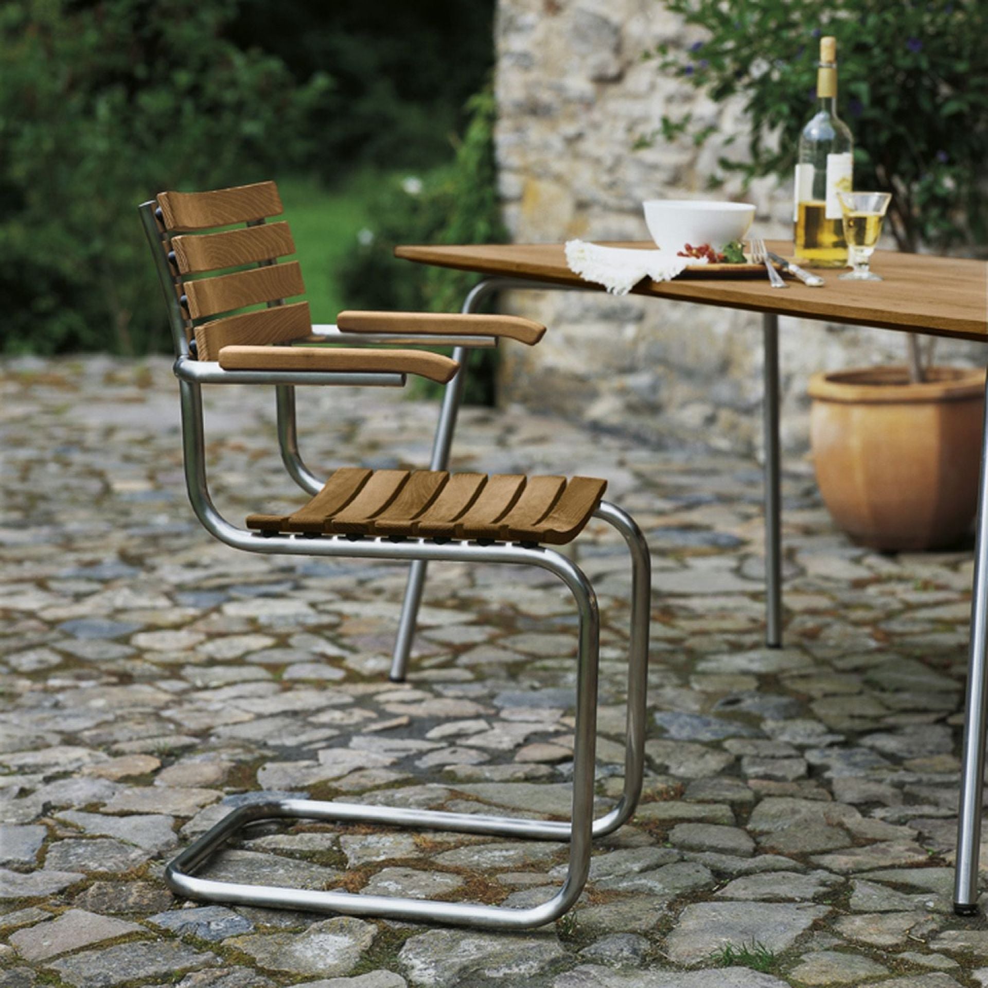 Ambientefoto Interior Design Outdoor Stuhl von Thonet in Hamburg