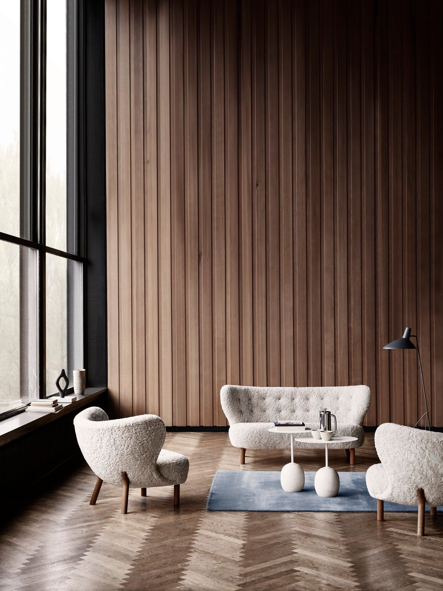 AndTradition &Tradition Little Petra Lounge Chair und Sofa in Schafsfell