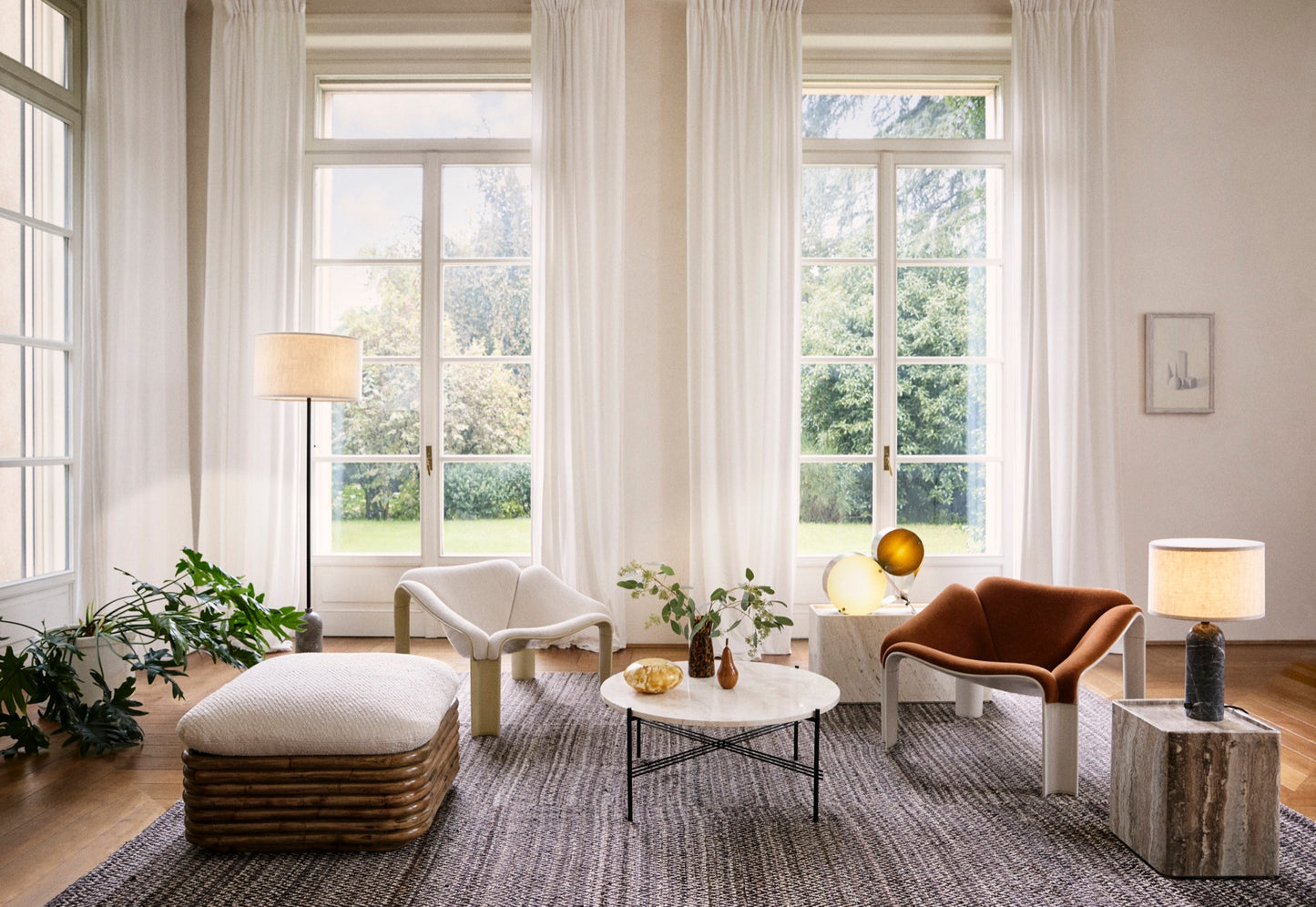 F300 Lounge Chair