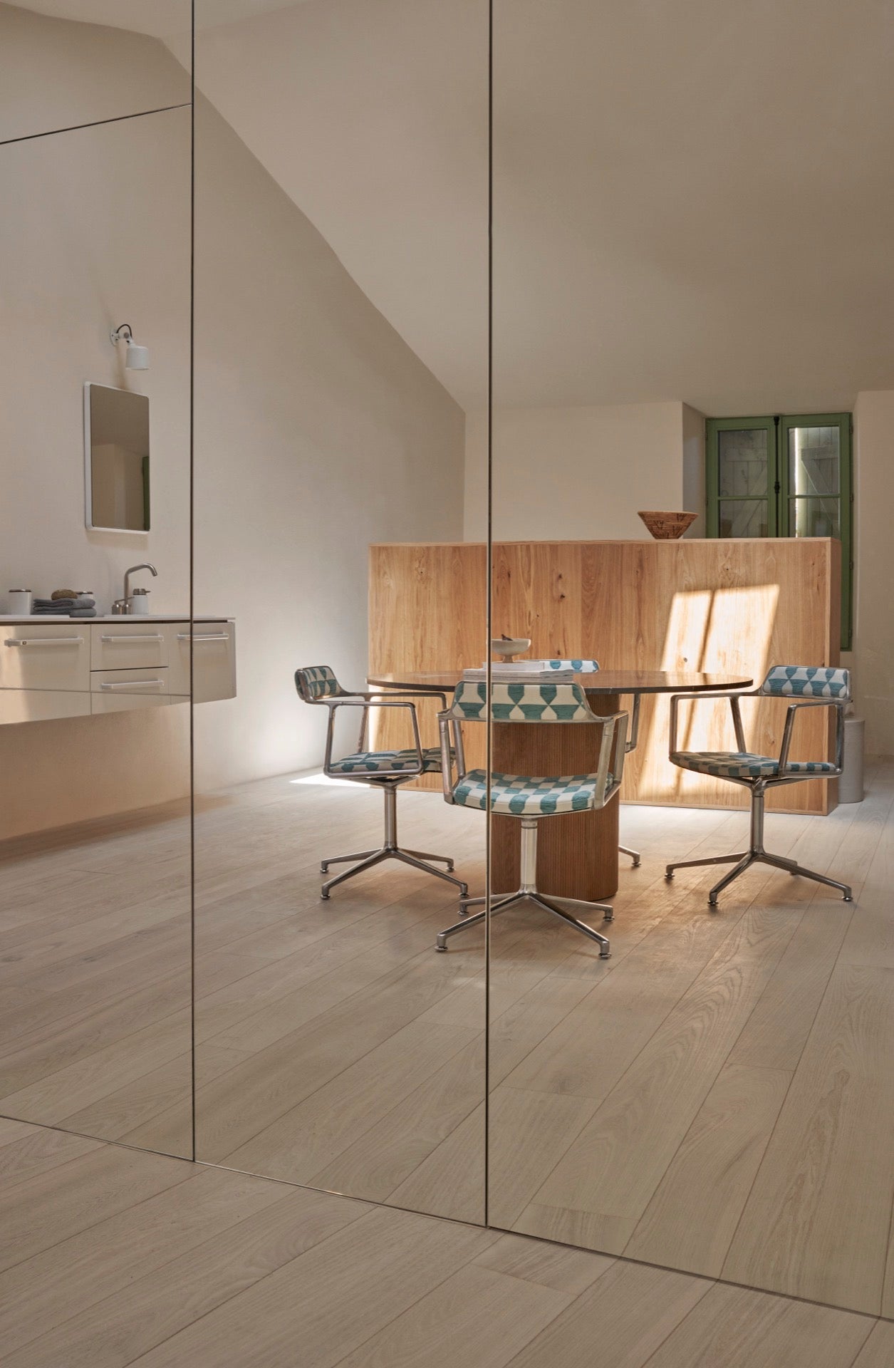 Swivel Chair | Lagrasse