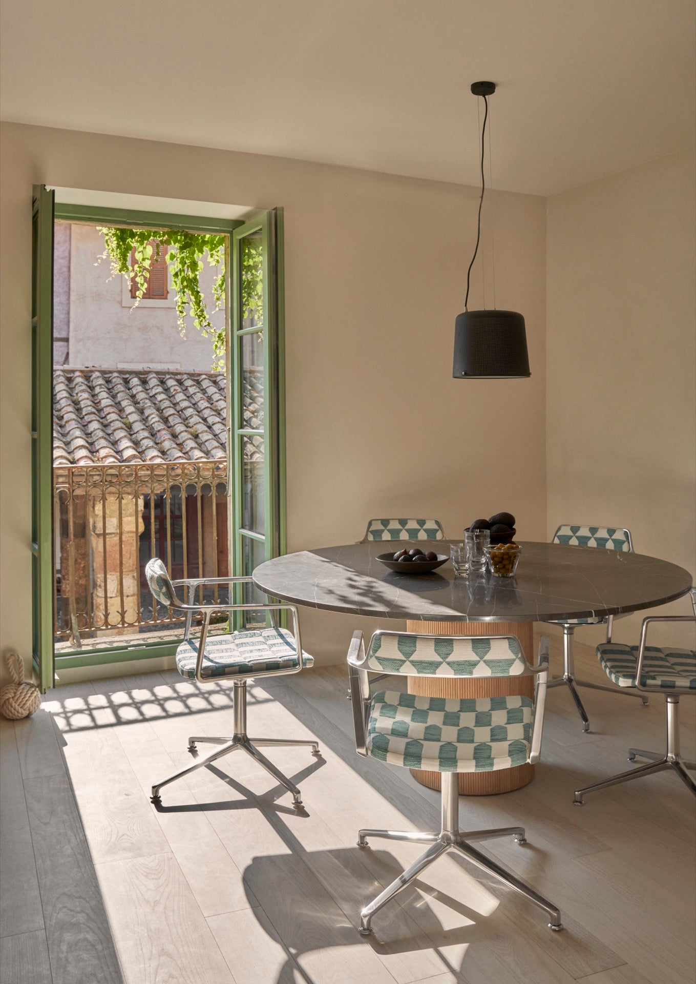 Swivel Chair | Lagrasse