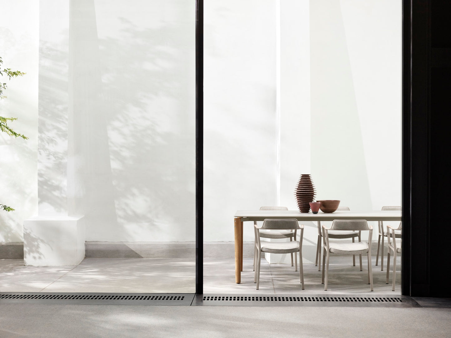 Open-Air Table
