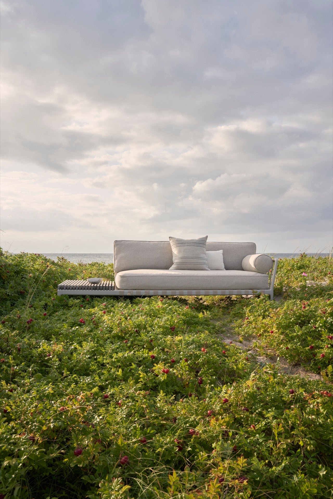 Open-Air Sofa Table End