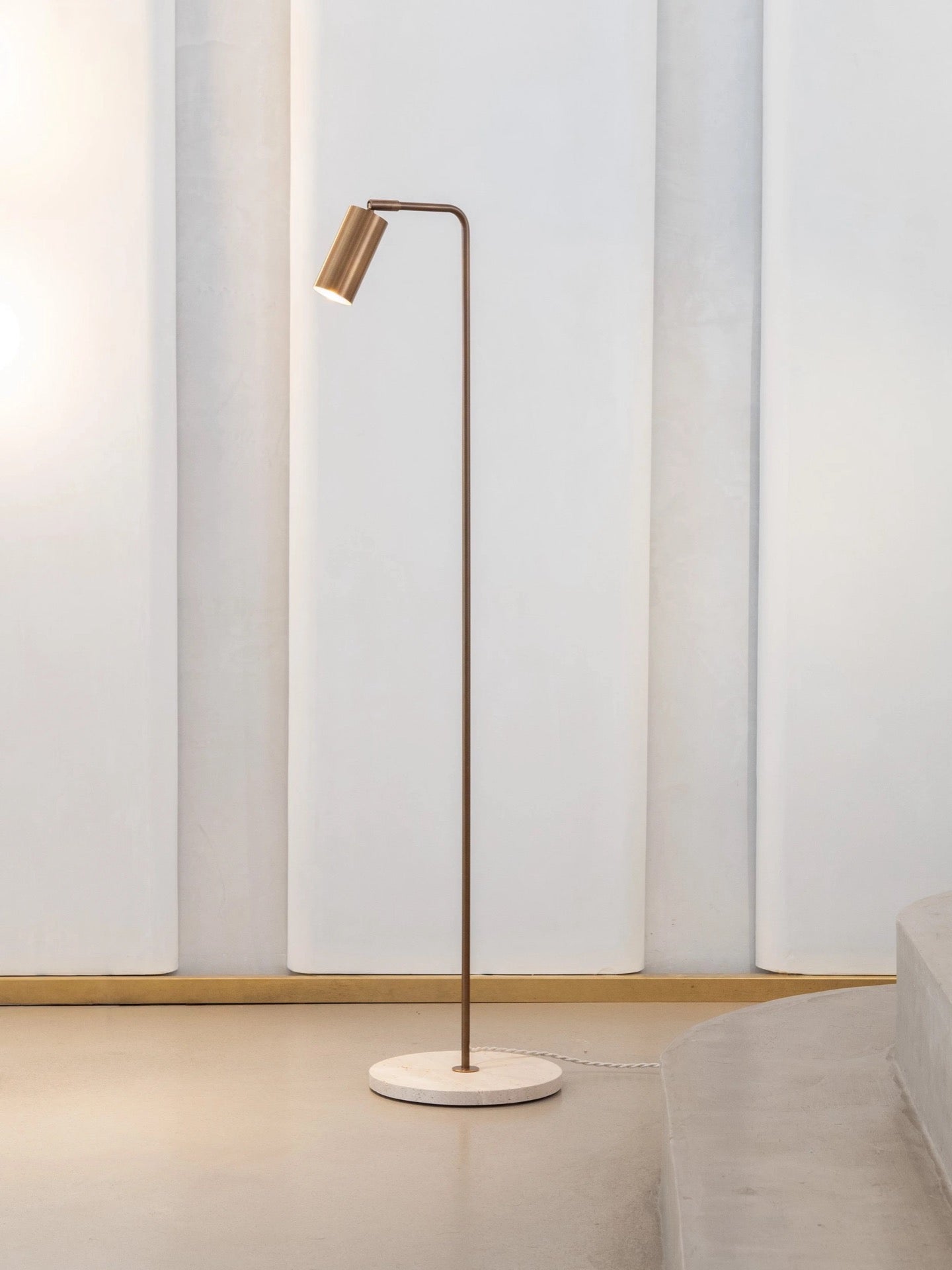 Book XL Floor Arm