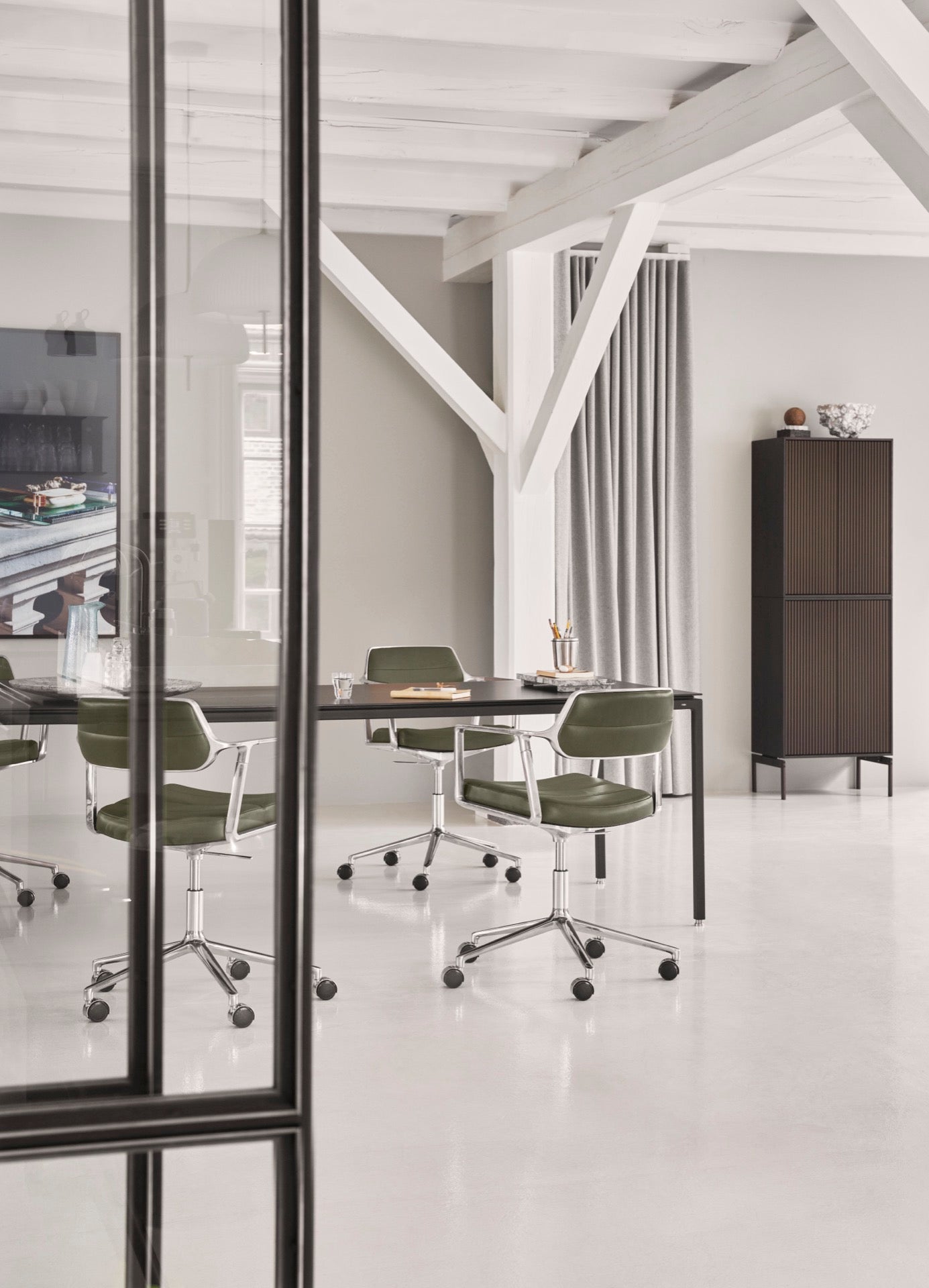 Swivel Chair | 453+