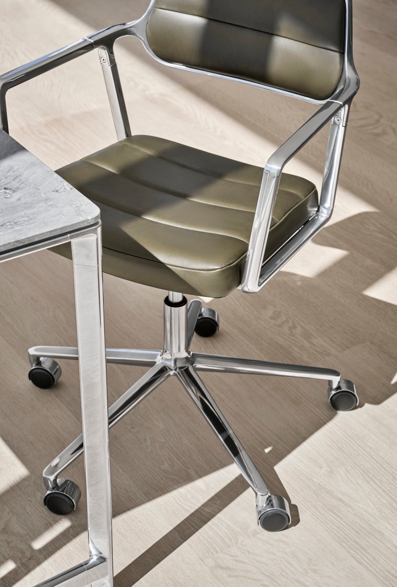 Swivel Chair | 453+